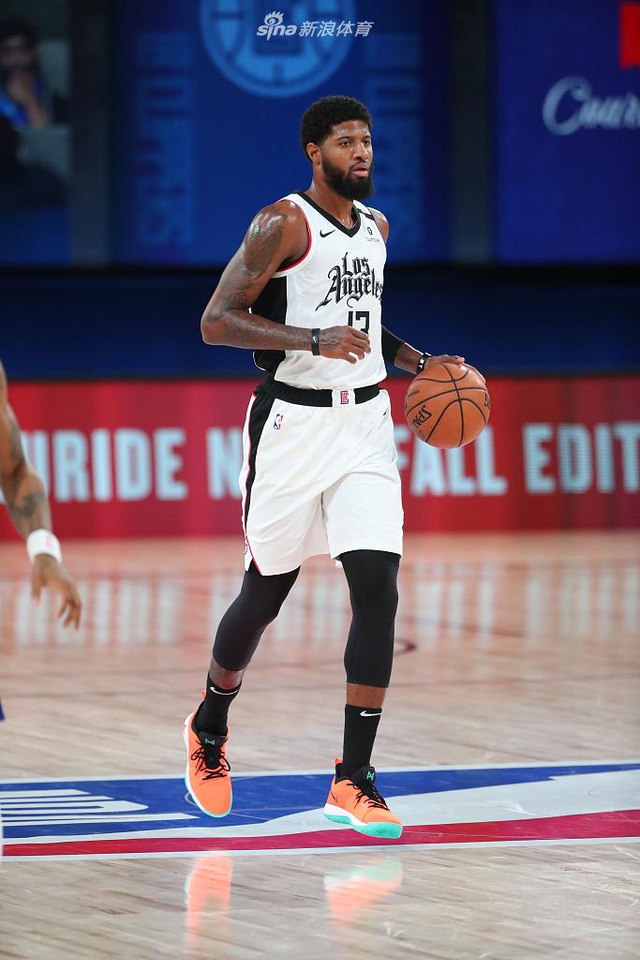 加强禁区保 加强禁区保